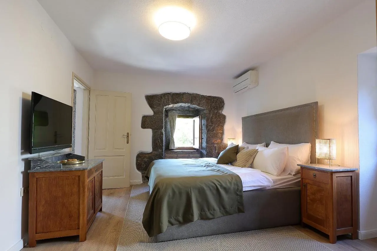 Villa Fani With Jacuzzi Icici