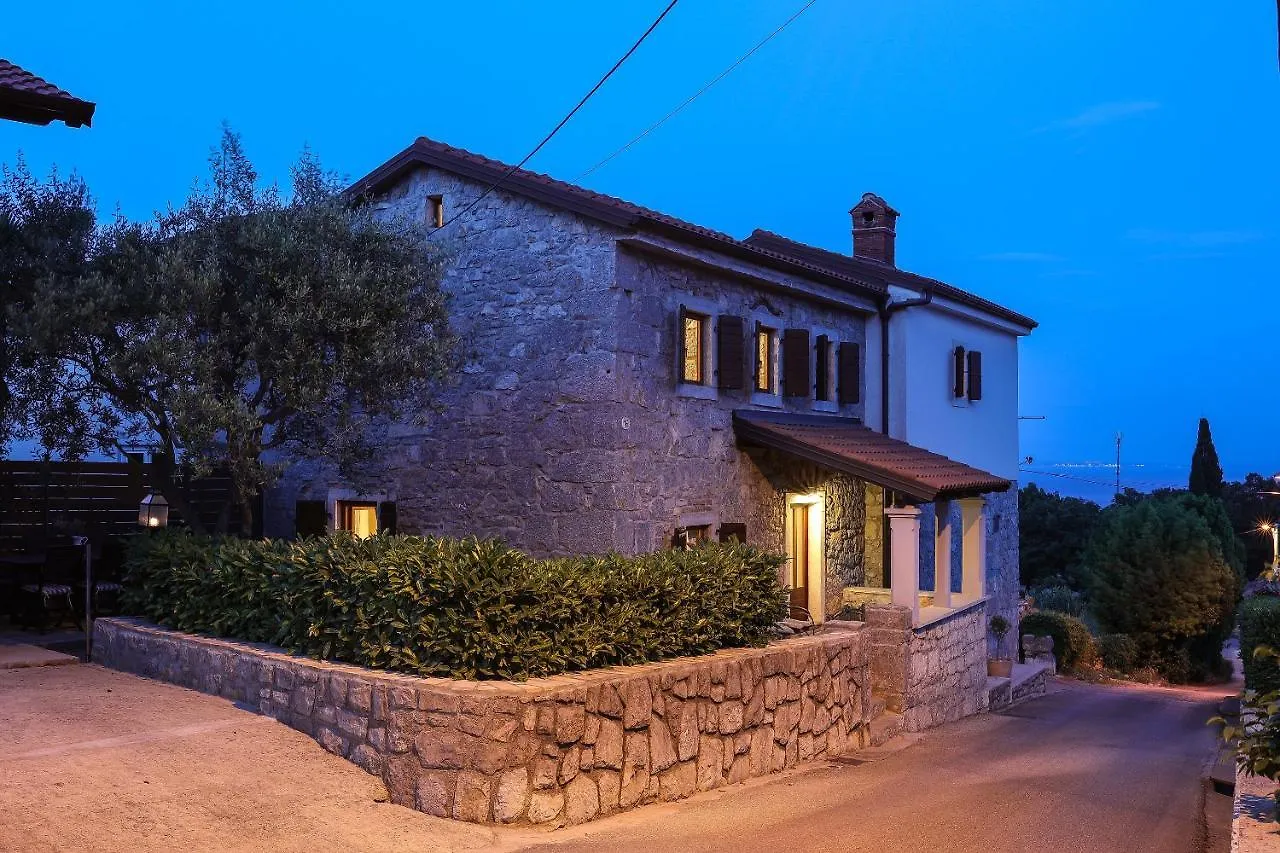 Villa Fani With Jacuzzi Icici
